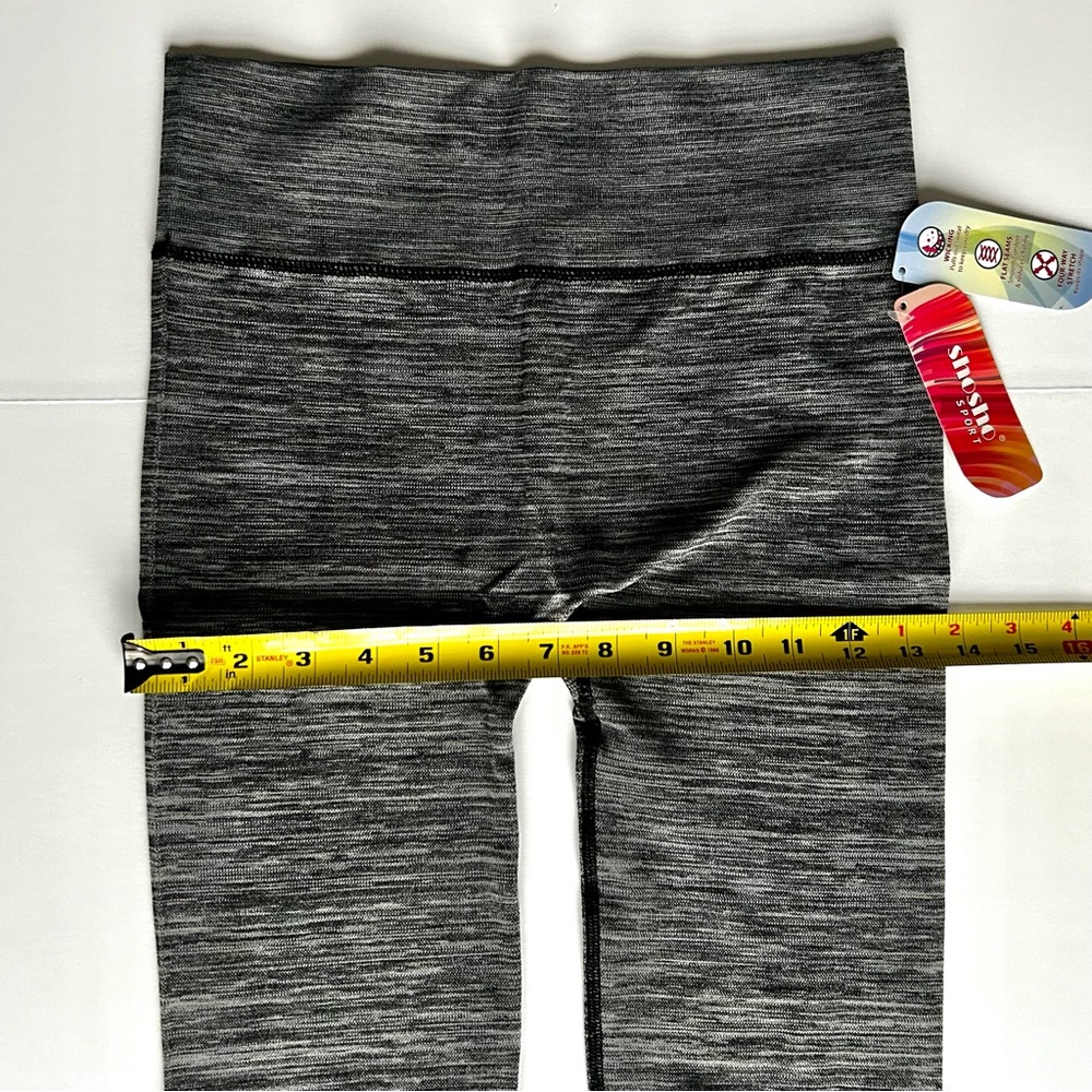 🍂NWT Women’s Cropped Grey Leggings. Size: Small/Medium - Picture 7 of 11